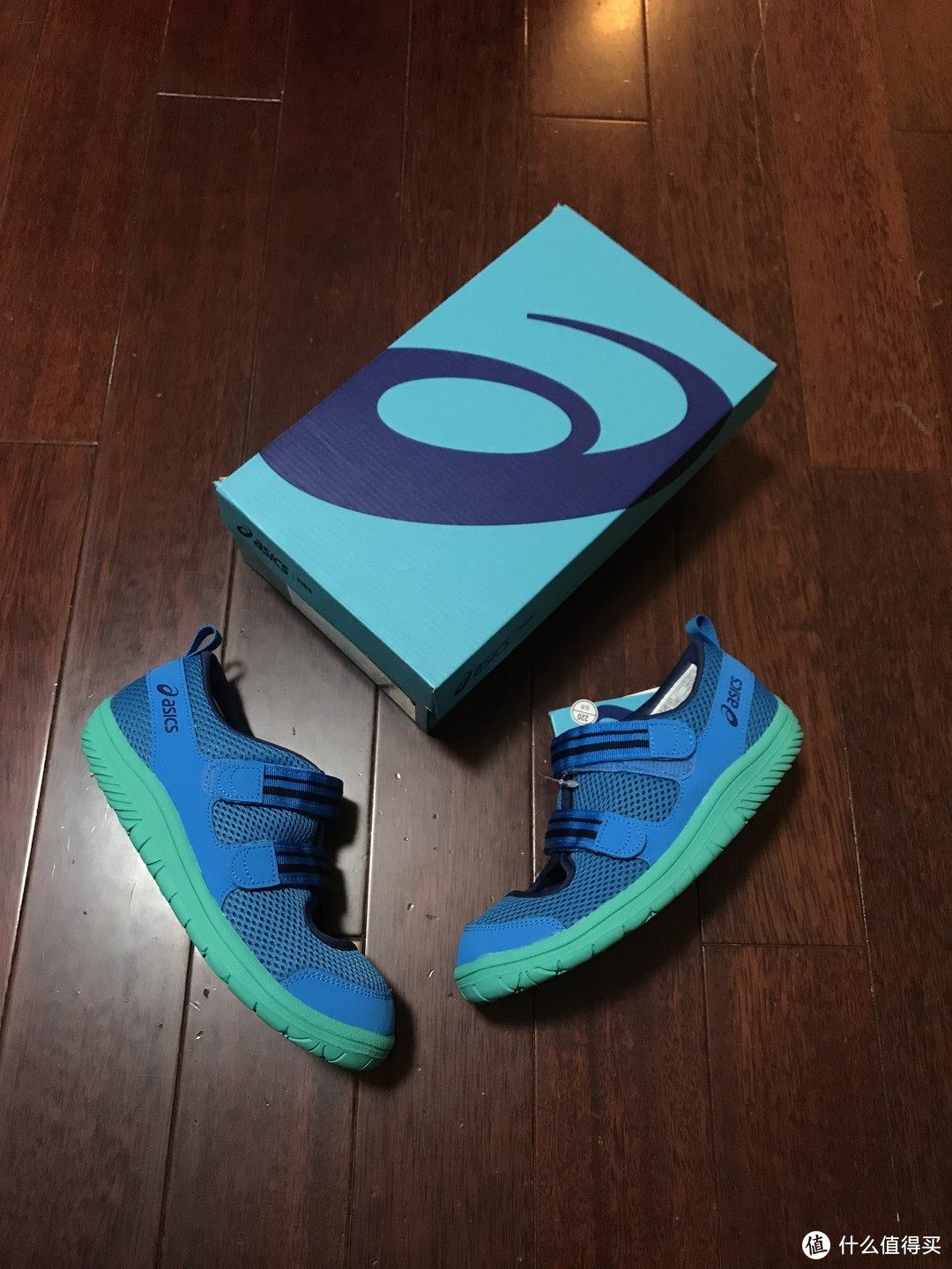 为夏天提前备货!亚瑟士 AMPHIBIAN 6 儿童魔术贴凉鞋