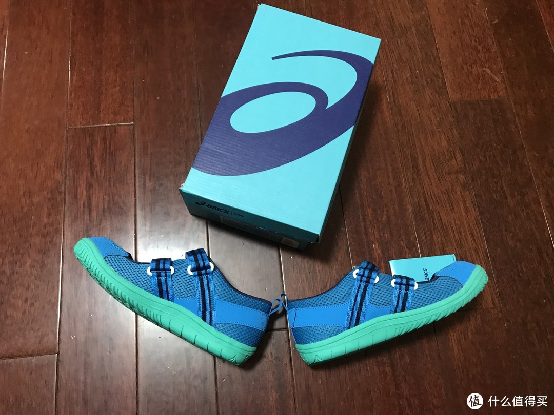 为夏天提前备货!亚瑟士 AMPHIBIAN 6 儿童魔术贴凉鞋