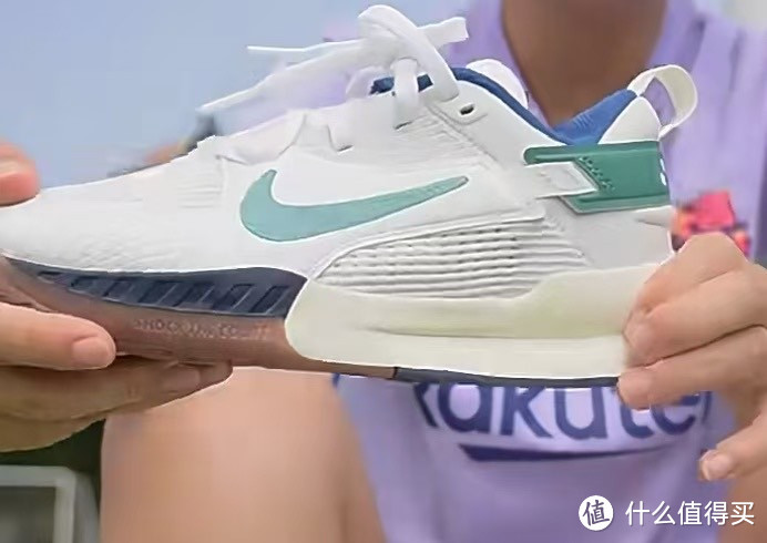 开学了，给娃选一双六边形战士运动鞋：Nike Crosscourt